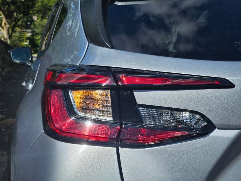 Used 2025 Subaru Crosstrek 2.5i Premium AWD/4WD image 27