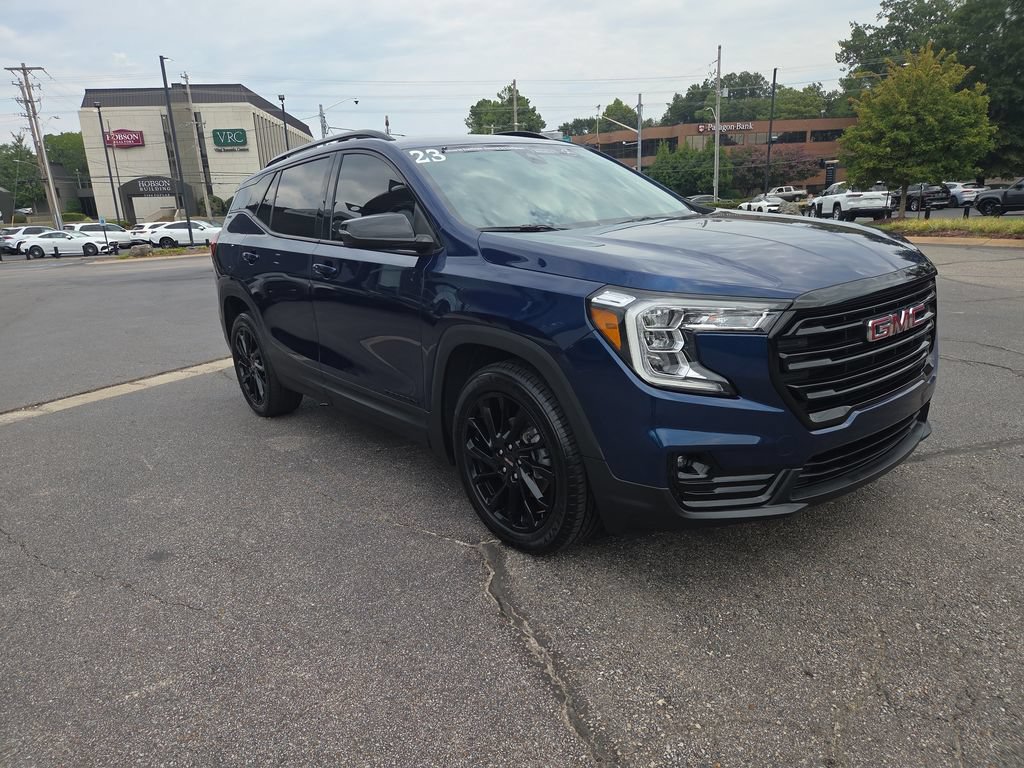 Used 2023 GMC Terrain SLT w/ Elevation Edition FWD image 7