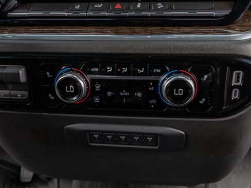 Used 2024 GMC Sierra 3500 SLE w/ SLE Value Package image 26