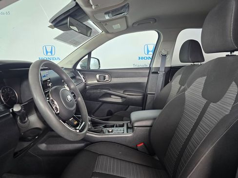 Used 2021 Kia Sorento LX FWD image 6