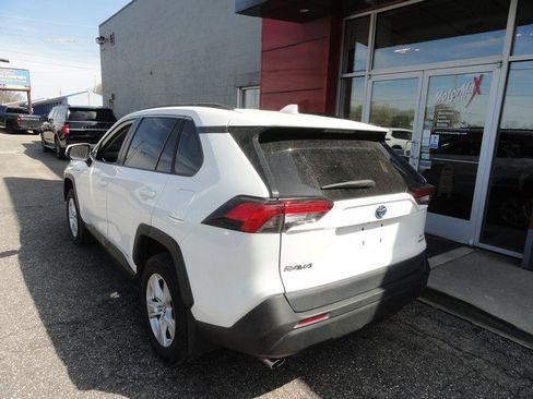 Used 2020 Toyota RAV4 XLE w/ Convenience Package AWD/4WD image 6