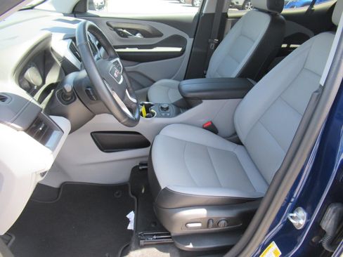 Used 2023 GMC Terrain SLT FWD image 16