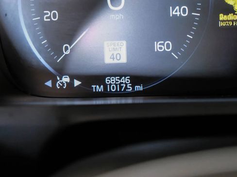 Used 2020 Volvo XC90 T5 Momentum w/ Protection Package Premier FWD image 20