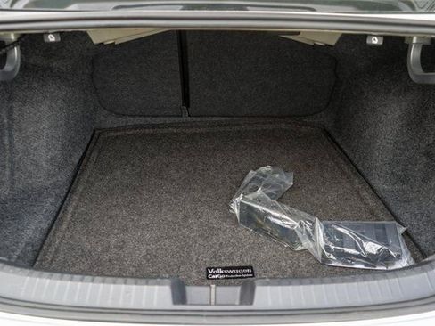 Used 2024 Volkswagen Jetta Sport image 11