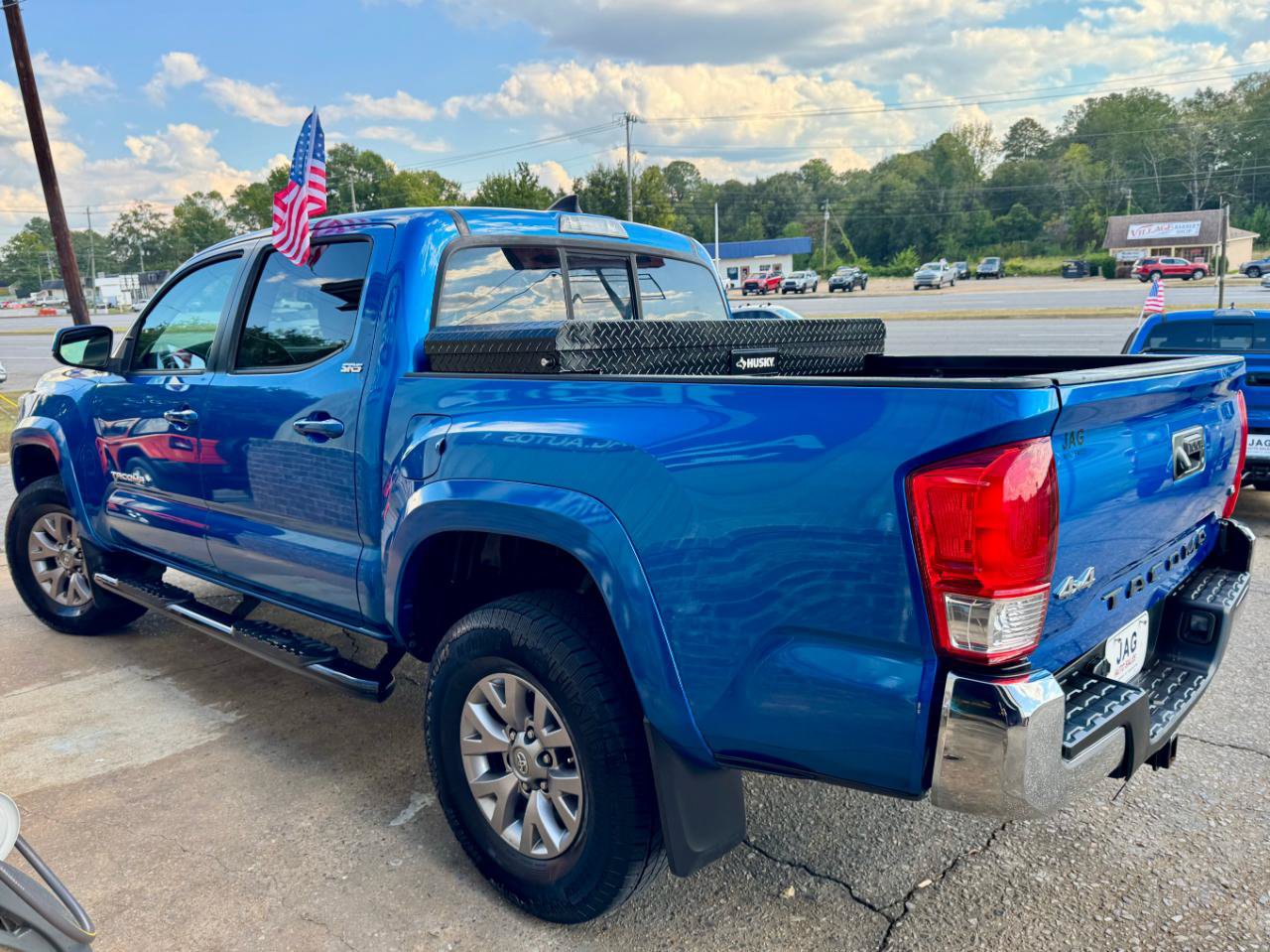 Used 2016 Toyota Tacoma SR5 w/ SR5 Appearance Package (SN) AWD/4WD image 7
