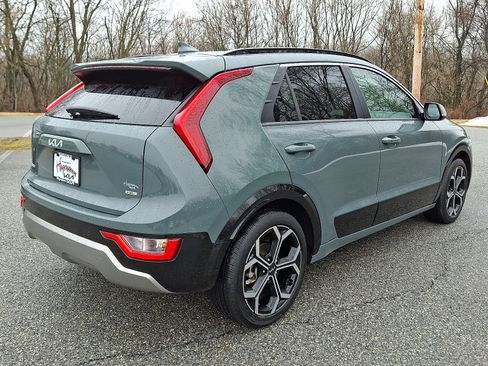Used 2023 Kia Niro EX Touring image 6