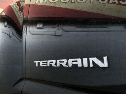 Used 2017 GMC Terrain SLE image 9