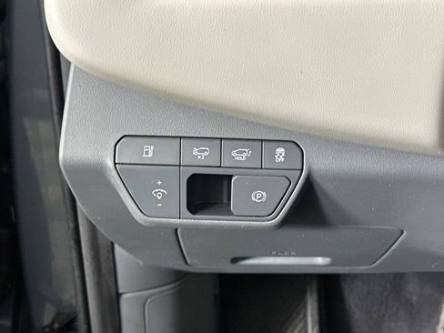 Used 2024 Kia EV9 Wind image 19