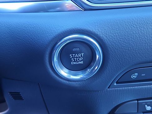 New 2025 MAZDA CX-5 Signature image 11