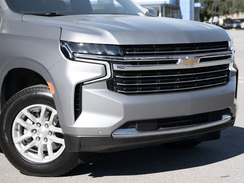 Used 2024 Chevrolet Suburban LT image 9
