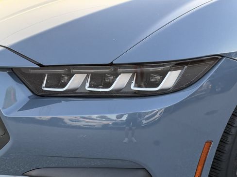 Used 2025 Ford Mustang Premium RWD image 9