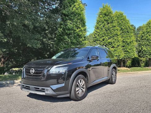 Used 2022 Nissan Pathfinder SL FWD image 7