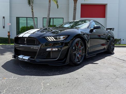 Used 2022 Ford Mustang Shelby GT500 w/ Carbon Fiber Track Pack image 10