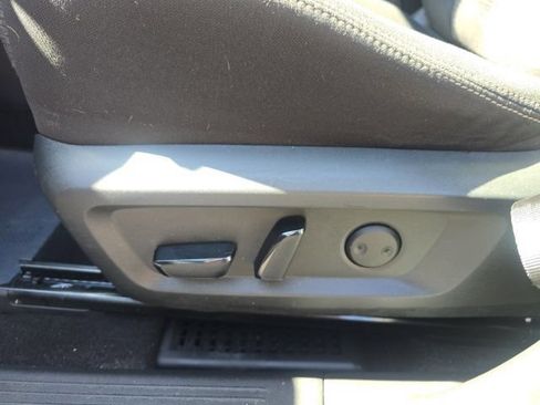Used 2022 Nissan Rogue SV FWD image 16