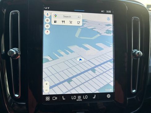 Certified 2025 Volvo XC40 B5 Plus image 26