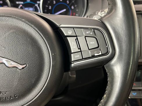 Used 2017 Jaguar F-PACE Premium image 10