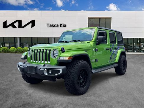 Used 2018 Jeep Wrangler Unlimited Sahara AWD/4WD image 3