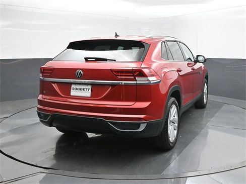 Used 2021 Volkswagen Atlas Cross Sport SE image 11