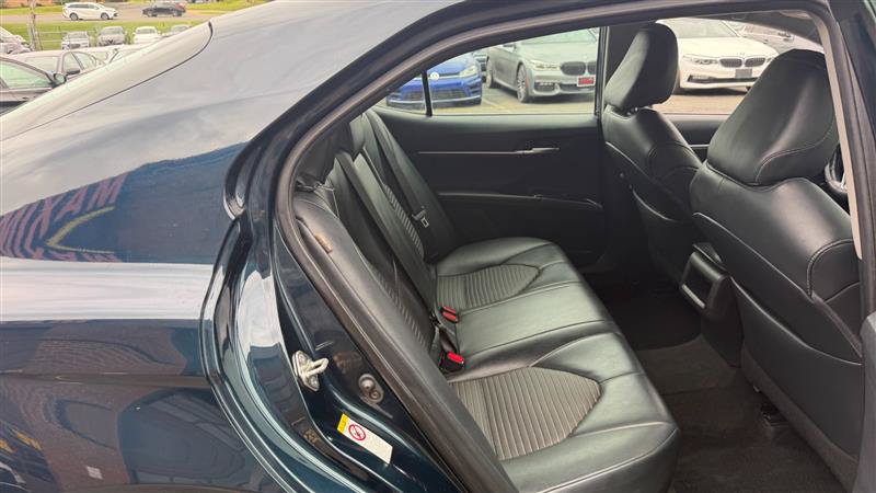 Used 2019 Toyota Camry SE FWD image 9
