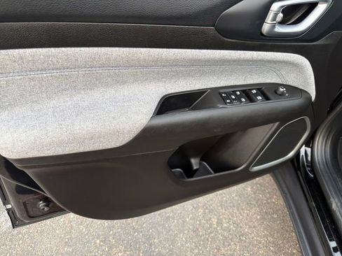 Used 2024 Jeep Compass Latitude image 12