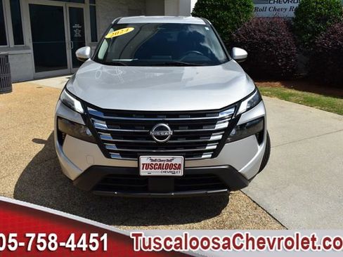 Used 2024 Nissan Rogue SV FWD image 4