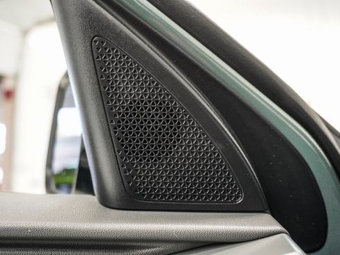 Used 2023 Kia Niro EX Touring image 25