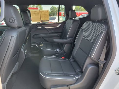 Used 2026 GMC Acadia Denali w/ Super Cruise Package FWD image 15