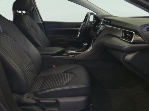 Used 2020 Toyota Camry SE FWD image 22