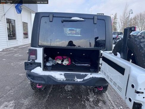 Used 2017 Jeep Wrangler Unlimited Rubicon image 5