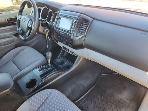 Used 2015 Toyota Tacoma 2WD Access Cab image 13
