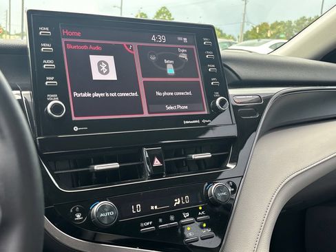Used 2023 Toyota Camry SE w/ Audio Upgrade Package FWD image 17