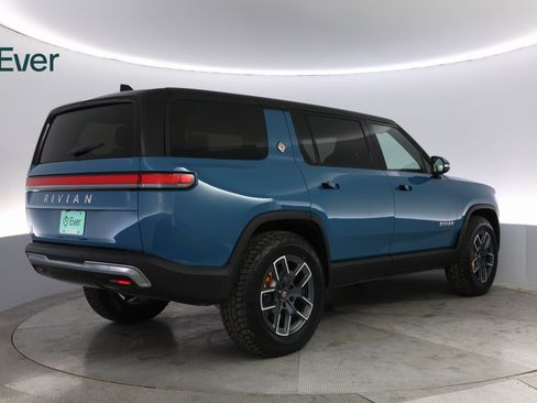 Used 2023 Rivian R1S Adventure image 12