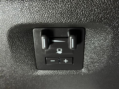 Used 2012 Chevrolet Avalanche LS AWD/4WD image 27