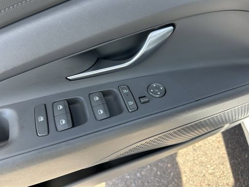 Used 2024 Hyundai Elantra SEL image 28