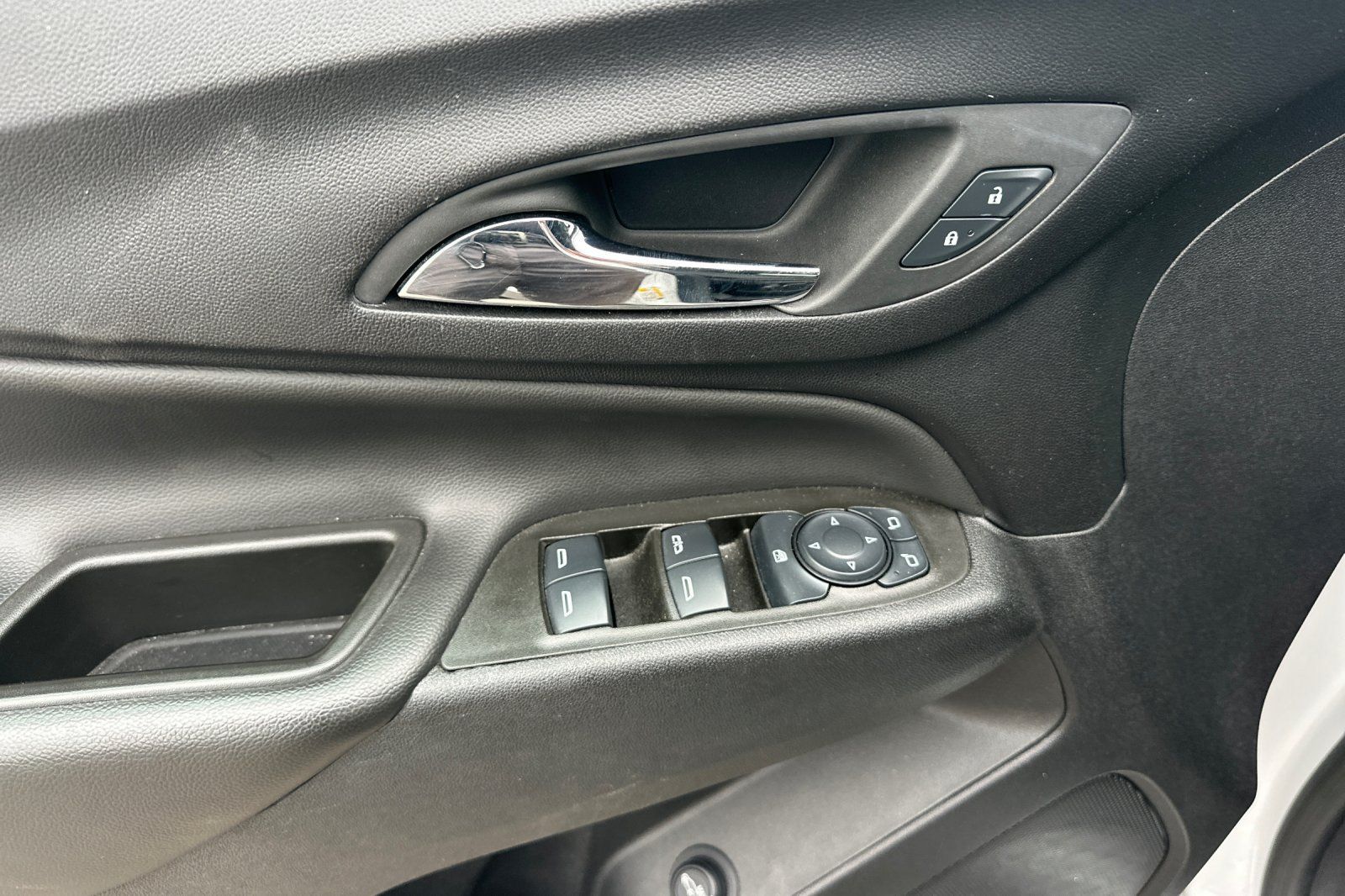 Used 2024 Chevrolet Equinox LT AWD/4WD image 11