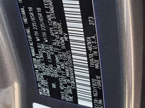 Used 2023 Toyota Highlander L image 29