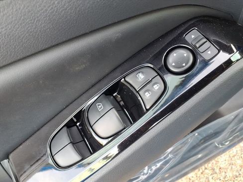 New 2025 Nissan Altima 2.5 SR image 17