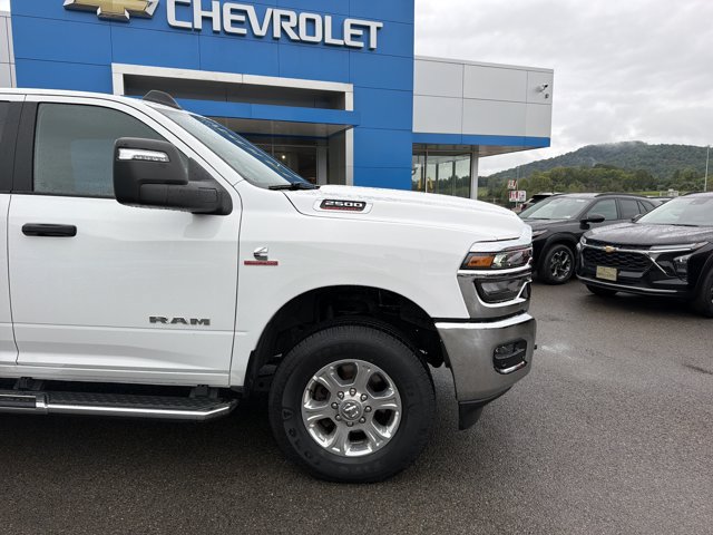 Used 2026 RAM 2500 Big Horn AWD/4WD image 2