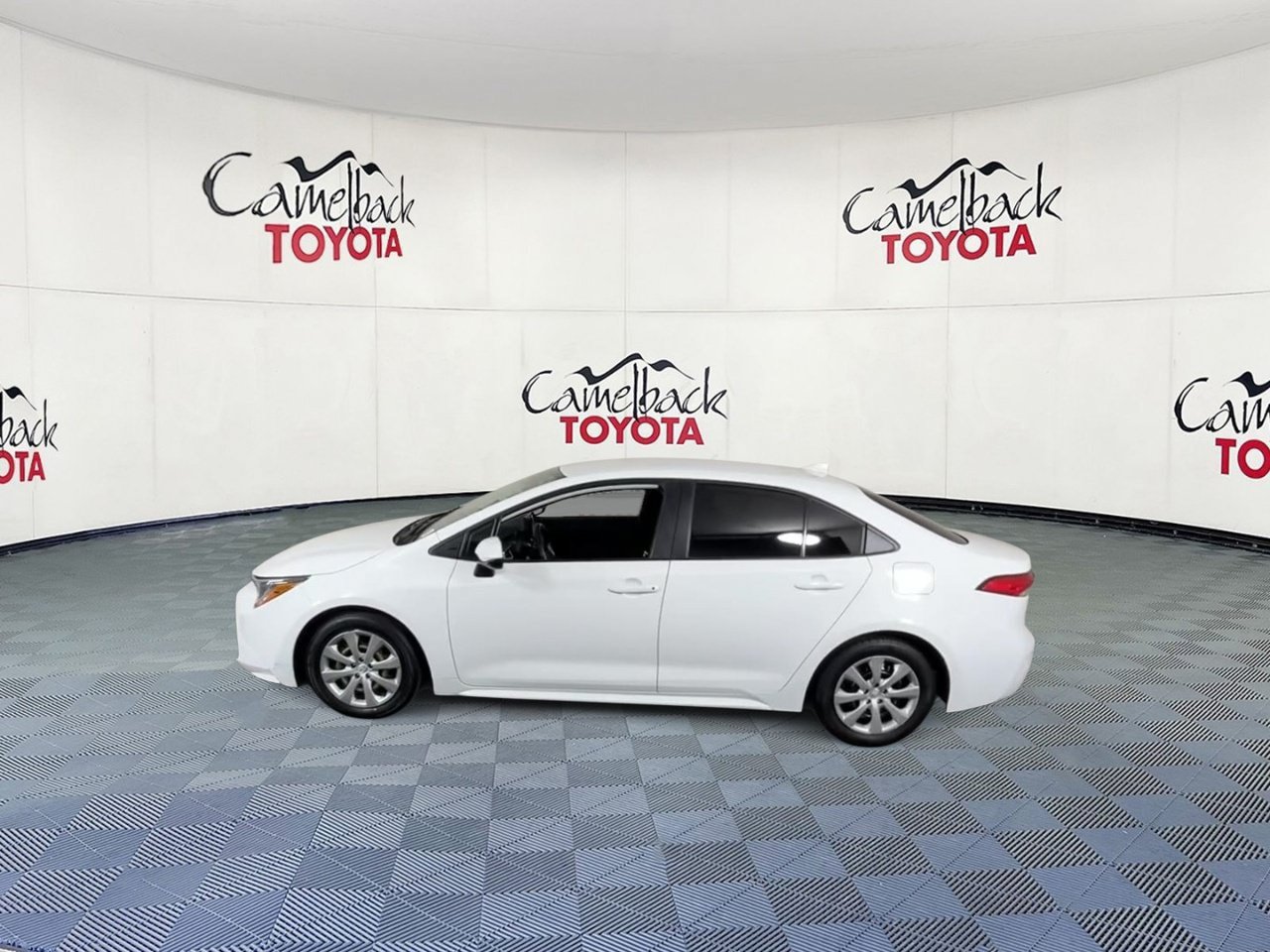 Used 2026 Toyota Corolla LE w/ Carpet Mat Package (TMS) FWD image 7