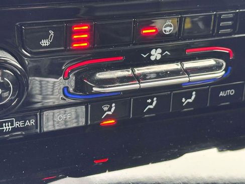 Used 2024 Jeep Grand Cherokee Limited image 20