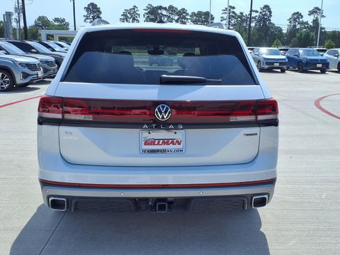 New 2026 Volkswagen Atlas Peak Edition AWD/4WD image 7