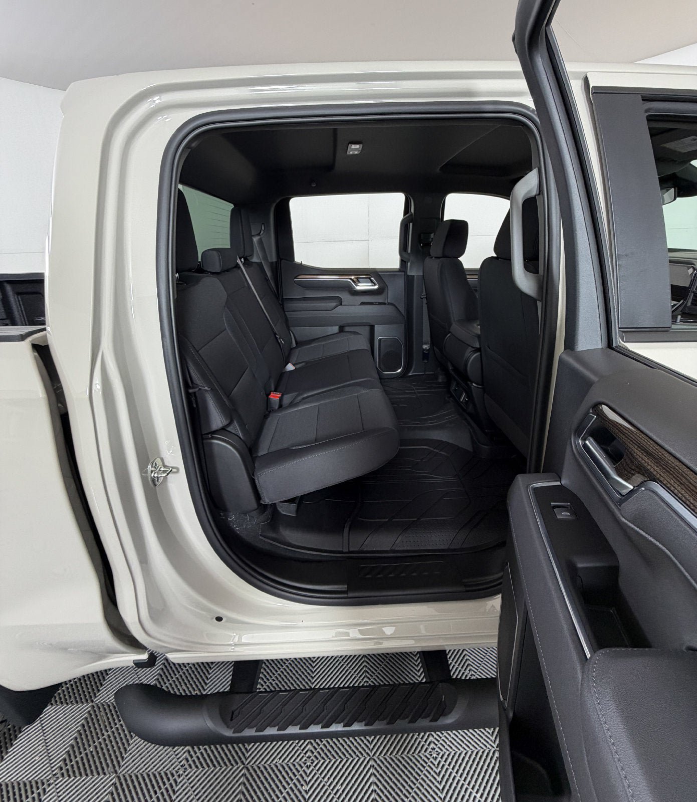 New 2026 Chevrolet Silverado 1500 RST w/ RST Select Package AWD/4WD image 5