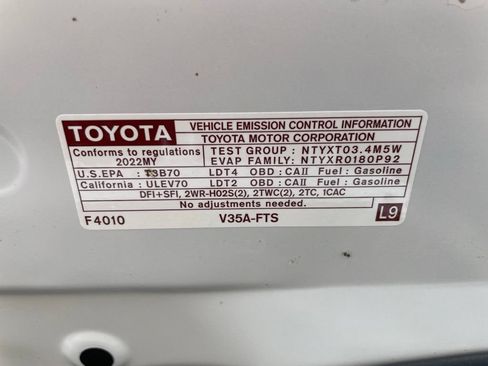 Used 2022 Toyota Tundra SR5 AWD/4WD image 28