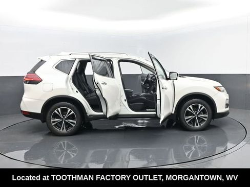 Used 2020 Nissan Rogue SV w/ Premium Package image 27