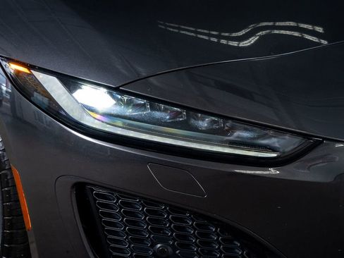Used 2021 Jaguar F-TYPE Coupe RWD image 9
