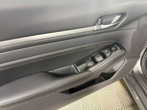 Certified 2023 Nissan Altima 2.5 SV w/ SV Premium Package AWD/4WD image 16