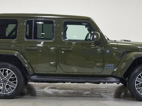 Used 2024 Jeep Wrangler High Altitude AWD/4WD image 15