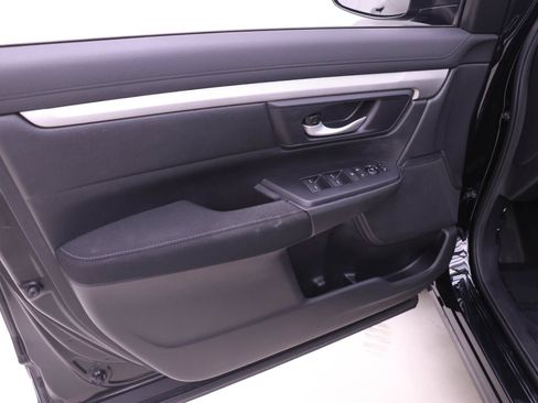 Certified 2017 Honda CR-V LX image 9
