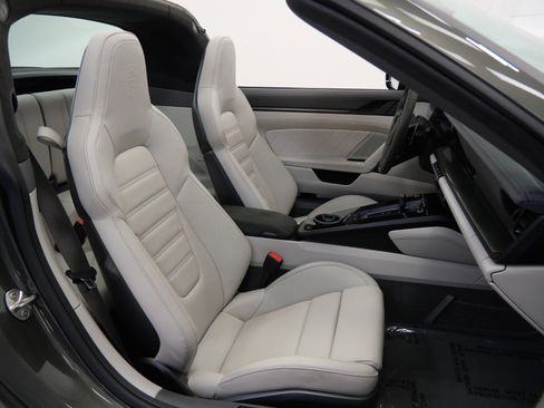 Used 2022 Porsche 911 Targa 4 GTS image 27