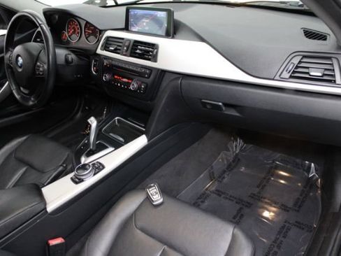 Used 2014 BMW 320i xDrive Sedan image 24
